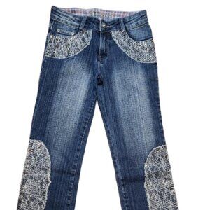 BB2 Jeans 26 waist || Embroidered Details || EUC